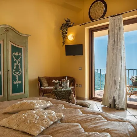 Bernadette סן מאורו צ'ילנטו