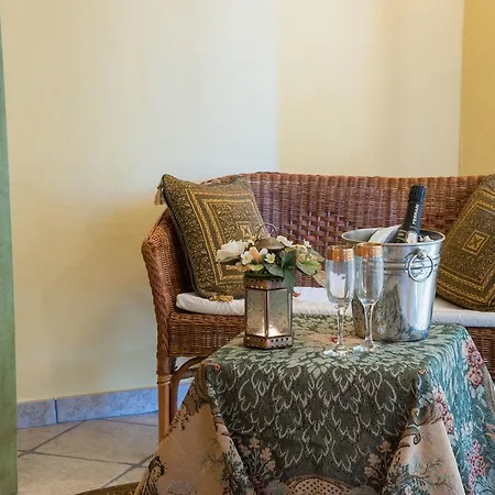 Bernadette לינה וארוחת בוקר 4*