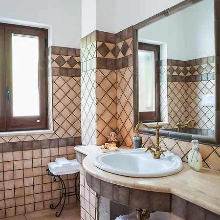 Bernadette 4* סן מאורו צ'ילנטו