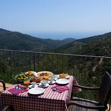 Bernadette Alojamento de Acomodação e Pequeno-almoço San Mauro Cilento