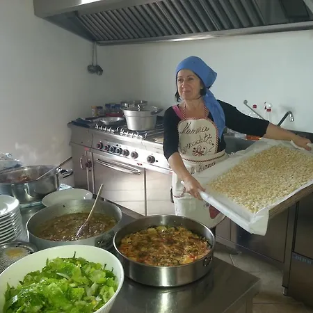 Alojamento de Acomodação e Pequeno-almoço Bernadette San Mauro Cilento